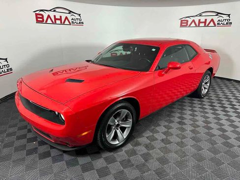 Used 2020 Dodge Challenger SXT RWD image 3