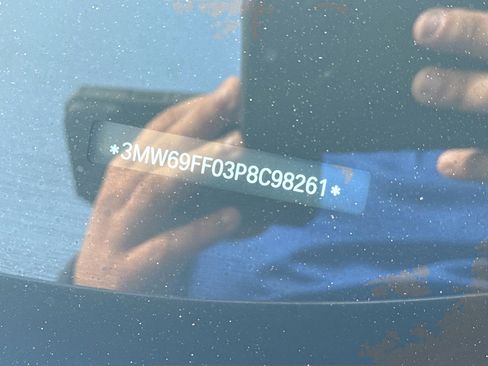 Used 2023 BMW 330i Sedan w/ Driving Assistance Package image 38