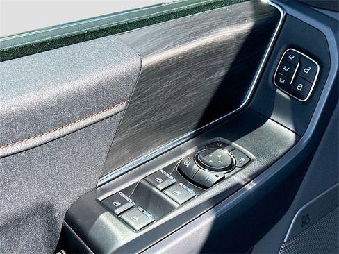 New 2025 Ford F150 Lariat w/ Equipment Group 501A Mid image 13