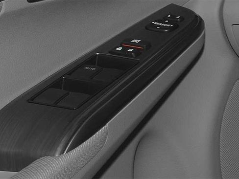 Used 2014 Toyota Camry XLE w/ Leather Package image 19