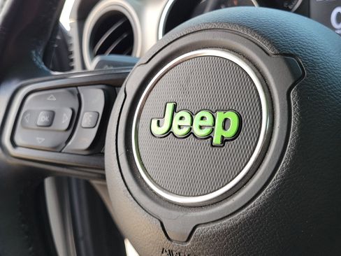Used 2019 Jeep Wrangler Sport S image 30