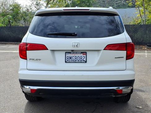 Used 2018 Honda Pilot Touring image 5