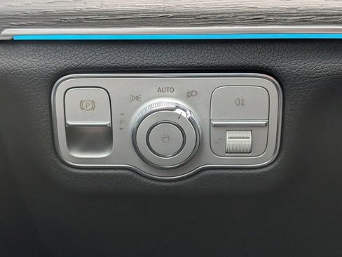 Used 2021 Mercedes-Benz GLE 350 w/ Premium Package image 26