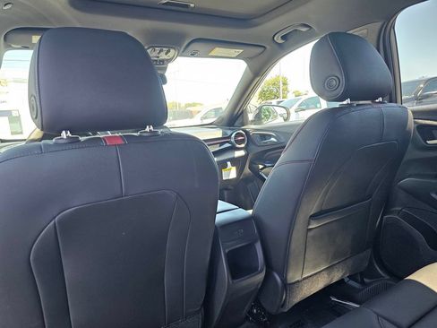 New 2026 Chevrolet Trax RS w/ Sunroof Package FWD image 19