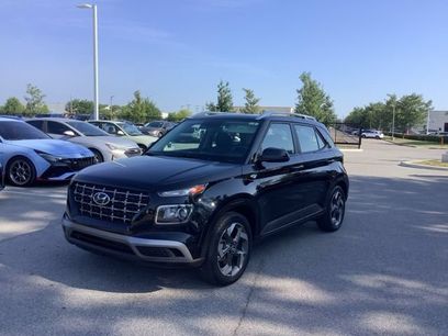 Used 2023 Hyundai Venue SEL w/ Cargo Package