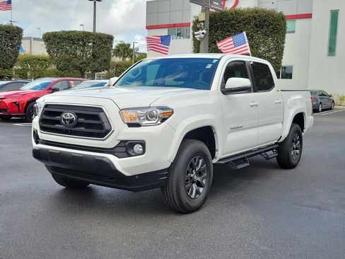 Used 2023 Toyota Tacoma SR5 w/ Technology Package image 6