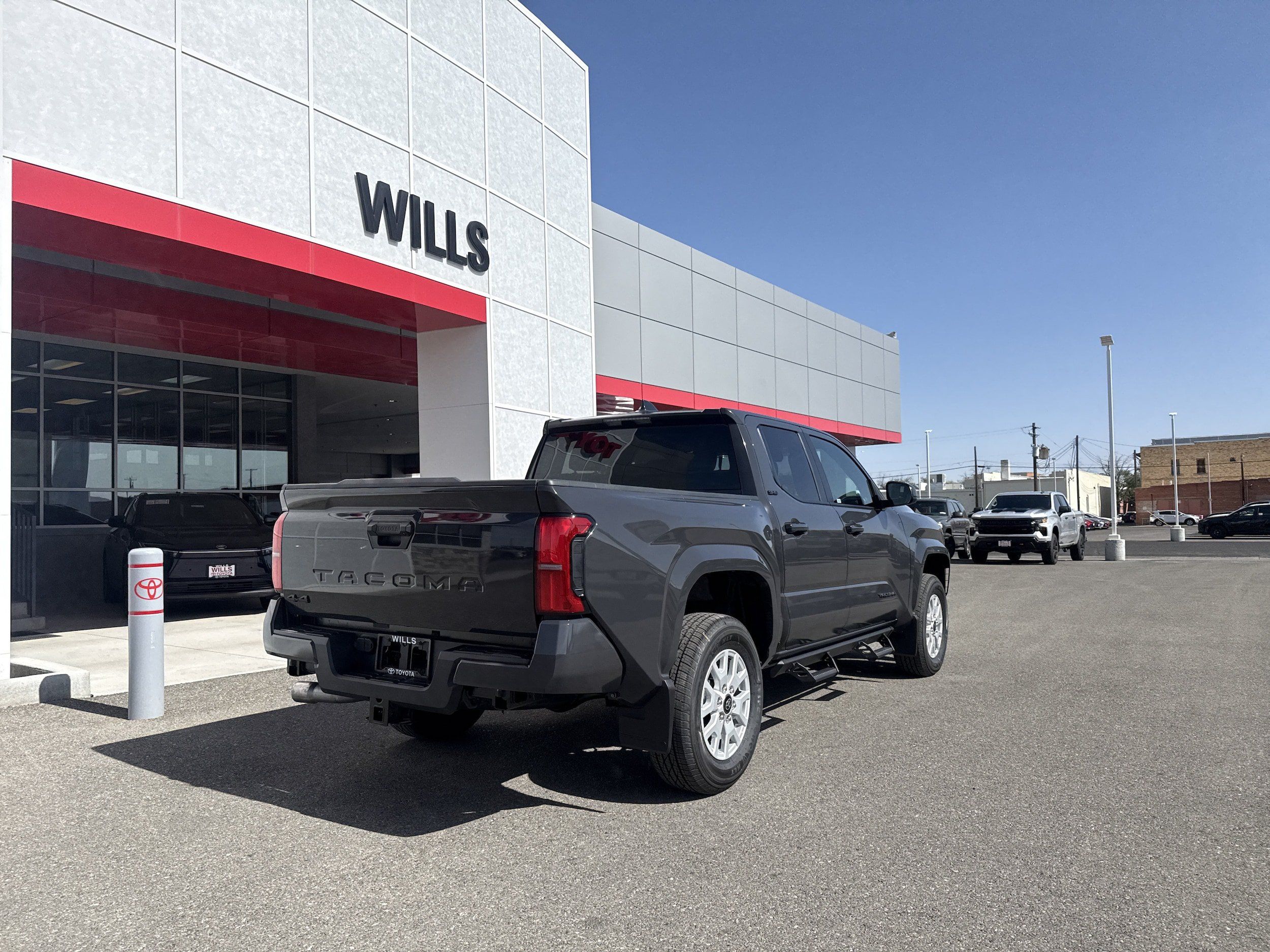 Used 2026 Toyota Tacoma SR5 AWD/4WD image 8
