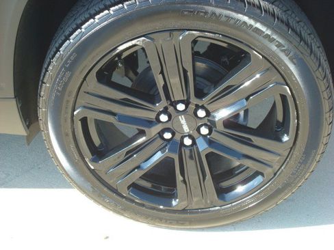 Used 2025 GMC Acadia Elevation w/ Elevation Premium Package FWD image 11