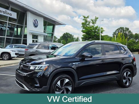 Certified 2024 Volkswagen Taos SE AWD/4WD image 1