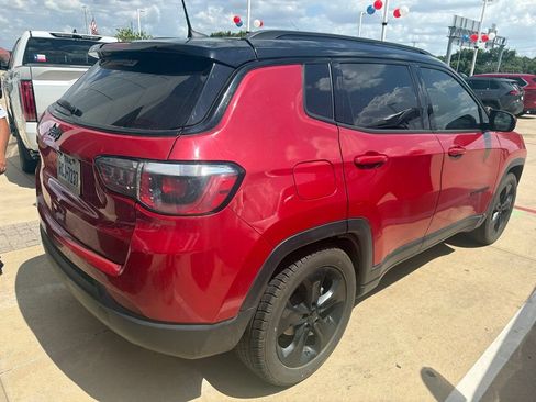 Used 2020 Jeep Compass Latitude FWD image 5