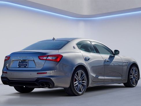 Used 2018 Maserati Ghibli S GranSport image 4