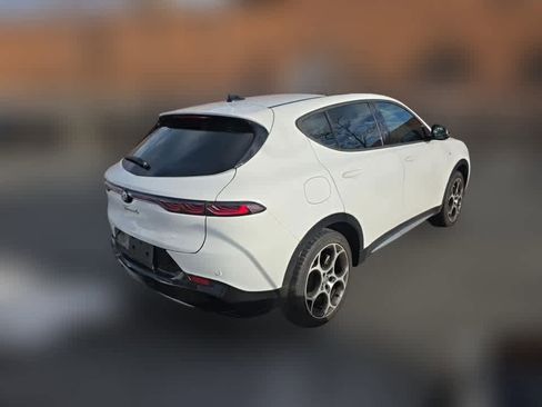 Used 2024 Alfa Romeo Tonale Ti image 5