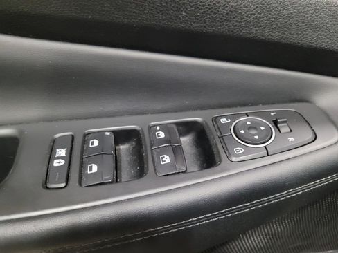 Used 2019 Hyundai Santa Fe Limited AWD/4WD image 27
