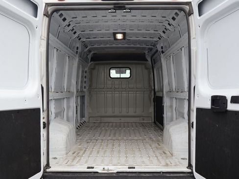 Used 2025 RAM ProMaster 3500 w/ Convenience Group FWD image 4