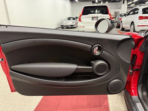 Used 2014 MINI Cooper Convertible FWD image 19