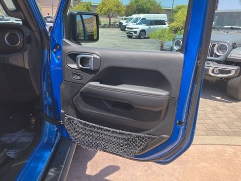 Used 2023 Jeep Wrangler Unlimited Sahara w/ Cold Weather Group AWD/4WD image 26