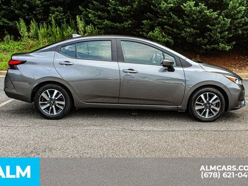 Used 2024 Nissan Versa SV FWD image 8