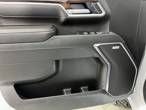 Used 2025 GMC Sierra 3500 SLT w/ SLT Premium Package image 26