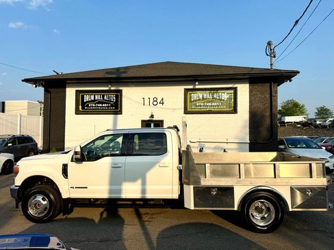 Used 2022 Ford F350 Lariat w/ Lariat Value Package image 2