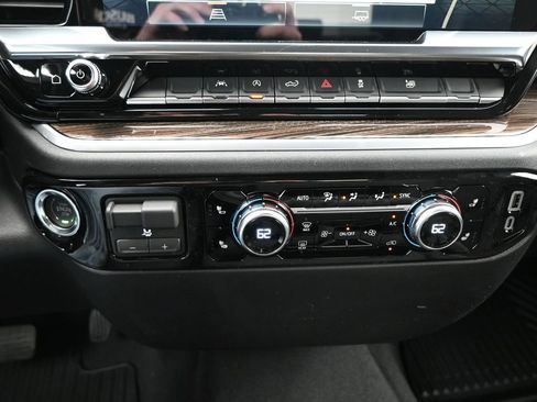 New 2026 GMC Sierra 1500 Elevation image 15