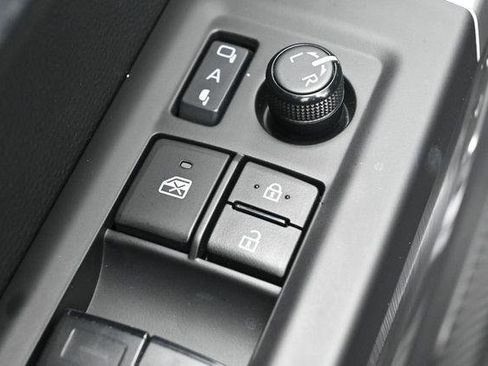 Used 2024 Toyota Tundra Platinum AWD/4WD image 13