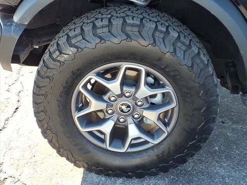 Used 2023 Ford Bronco Badlands image 32