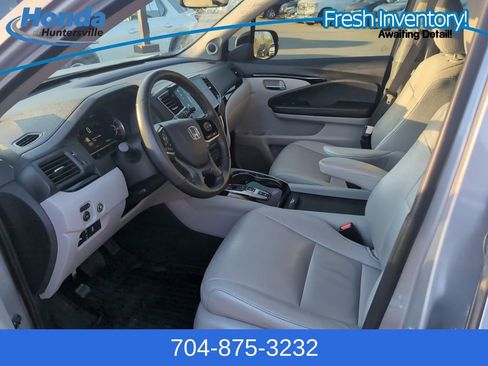 Used 2022 Honda Pilot Touring image 12