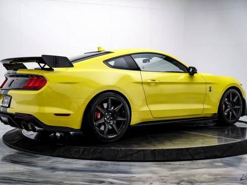 Used 2021 Ford Mustang Shelby GT500 w/ Carbon Fiber Track Pack image 14