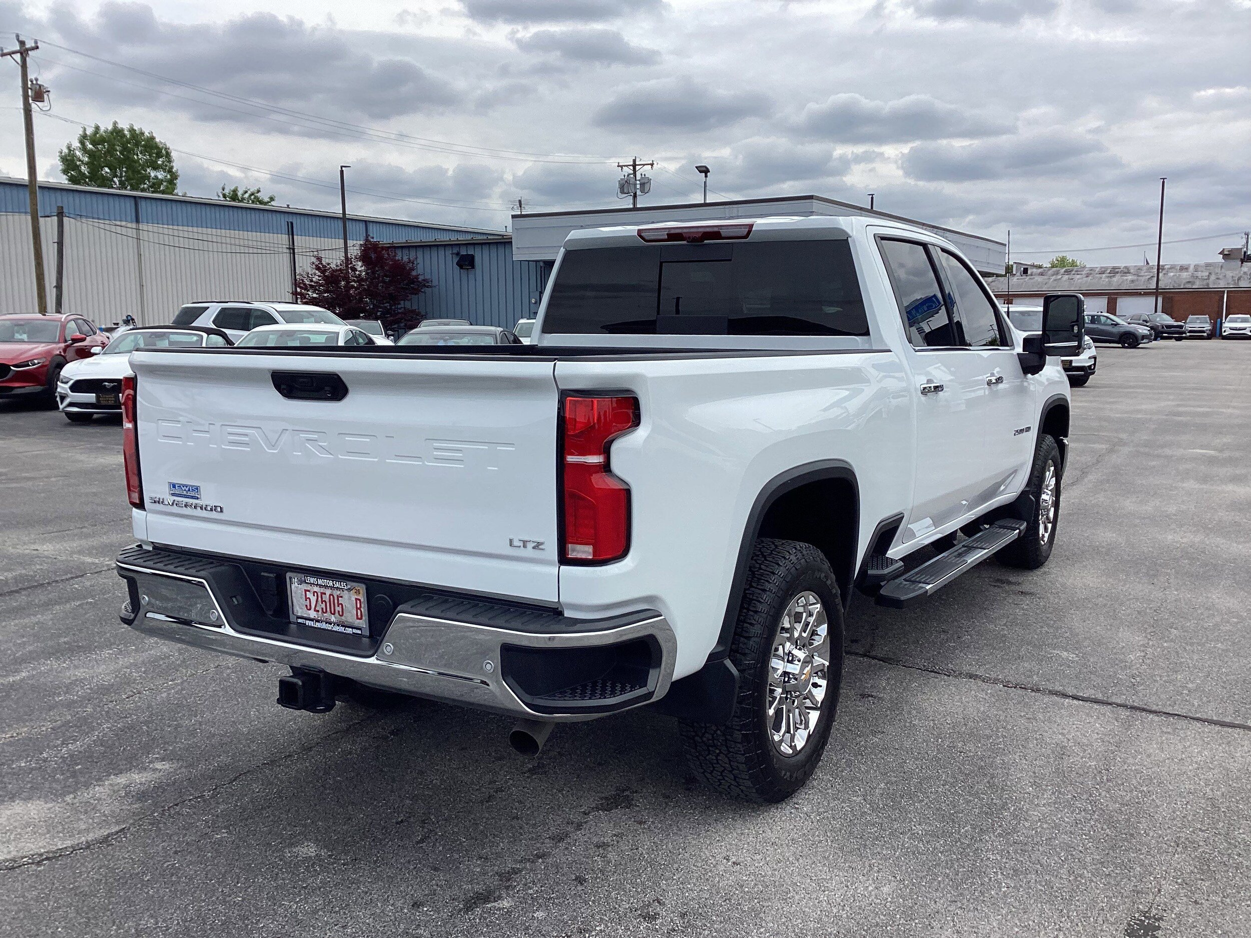 Used 2026 Chevrolet Silverado 2500 LTZ w/ LTZ Premium Package AWD/4WD image 9