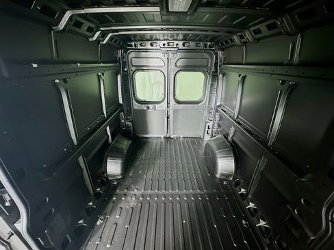 New 2026 RAM ProMaster 2500 w/ Quick Order Package 22G SLT image 10