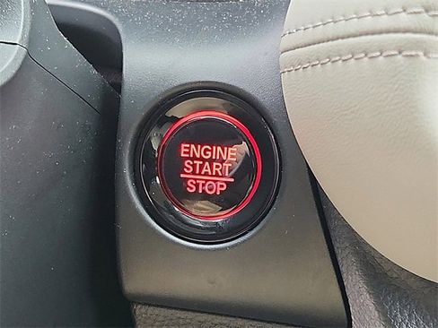 Used 2025 Honda HR-V LX image 13