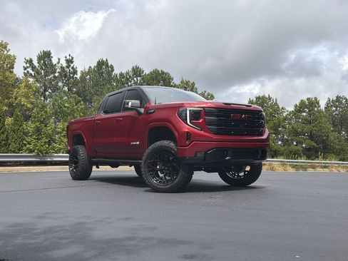 Used 2024 GMC Sierra 1500 Elevation w/ Elevation Premium Package AWD/4WD image 2