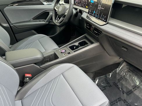 New 2026 Volkswagen Tiguan SE R-Line image 15