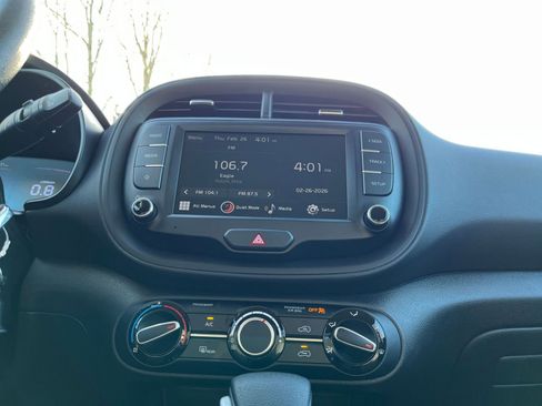 Used 2025 Kia Soul LX w/ LX Technology Package image 20