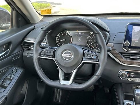Certified 2019 Nissan Altima 2.5 Platinum image 24