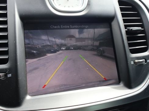 Used 2016 Chrysler 300 Limited RWD image 17