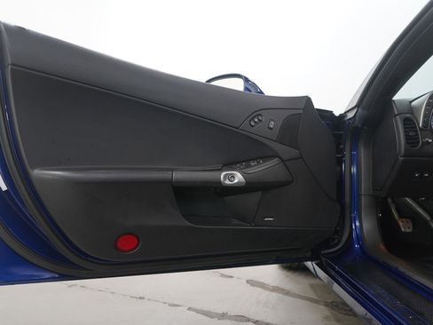 Used 2005 Chevrolet Corvette Convertible w/ Preferred Equipment Group image 11