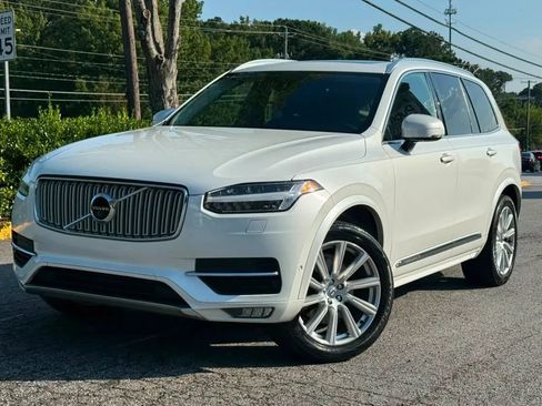 Used 2017 Volvo XC90 T6 Inscription w/ Vision Package AWD/4WD image 2