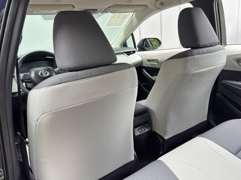 Used 2025 Toyota Corolla LE FWD image 33