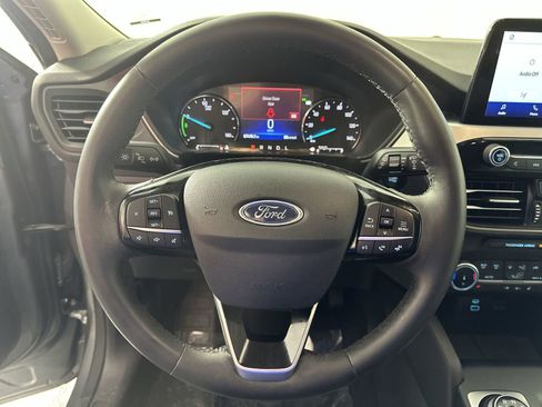 Used 2022 Ford Escape SE w/ Cold Weather Package FWD image 14