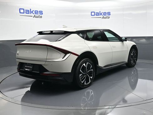 Certified 2022 Kia EV6 Wind w/ Wind Technology Package image 8