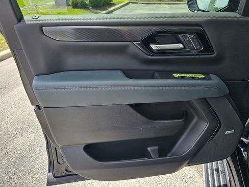 Used 2025 GMC Yukon AT4 w/ AT4 Premium Package image 20