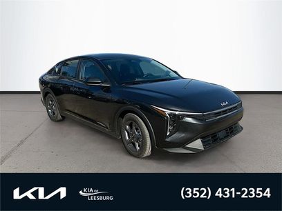 New 2025 Kia K4 LXS