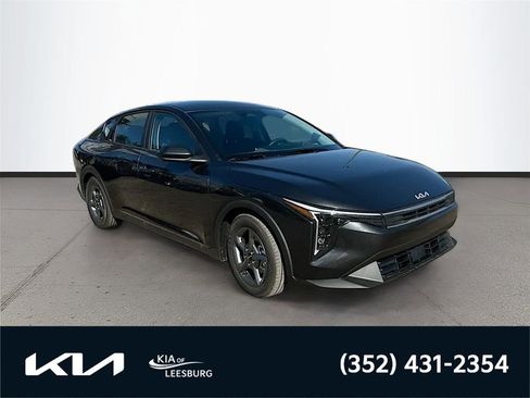 New 2025 Kia K4 LXS image 1
