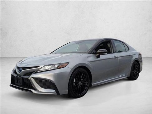 Used 2022 Toyota Camry XSE image 1
