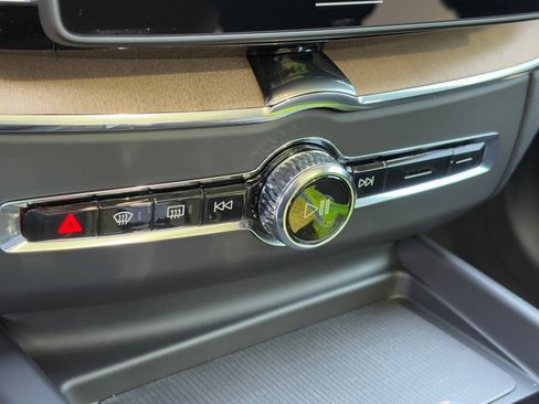 New 2026 Volvo XC60 B5 Core w/ Protection Package Premier image 15