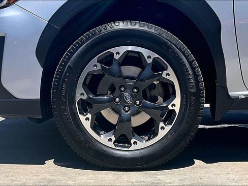 Used 2021 Subaru Crosstrek 2.0i Premium w/ Moonroof Package AWD/4WD image 8