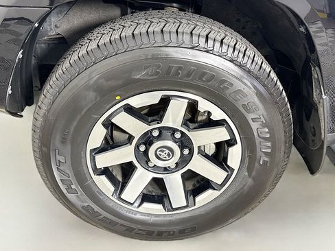 Used 2020 Toyota 4Runner TRD Off-Road image 32