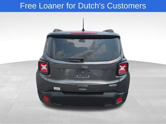 Used 2018 Jeep Renegade Latitude FWD video 4