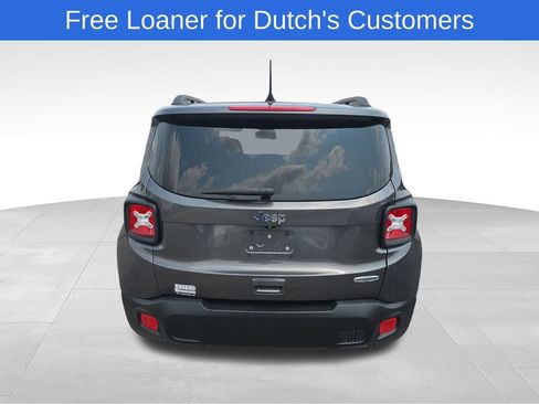 Used 2018 Jeep Renegade Latitude FWD image 4